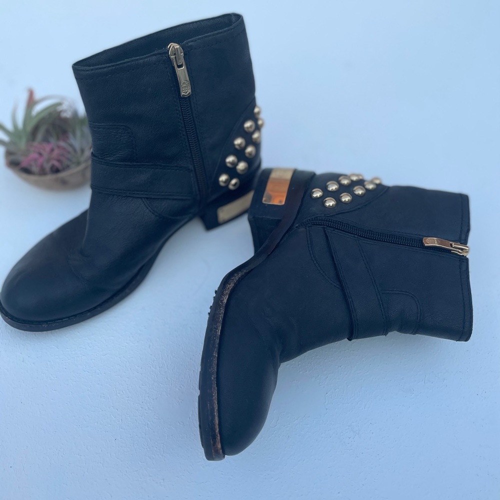 Vince Camuto Windetta black leather moto boots 6.5